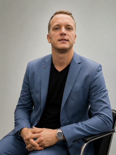 Василий Сахаров