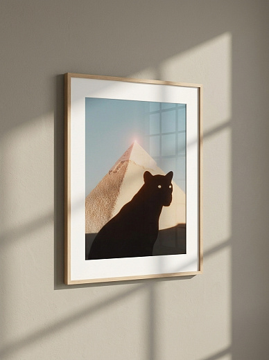 "Постер на стену Чёрная кошка у пирамиды" от CKR Marketing